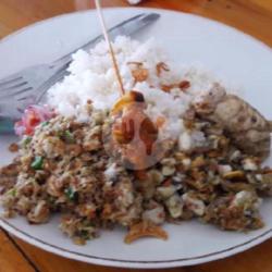 Nasi Lawar Gurita