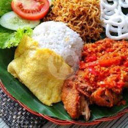 Nasi Ayam Geprek   Indomie   Telur Dadar   Kol Goreng Komplit