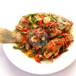 Nasi Ikan Gurame Pedas