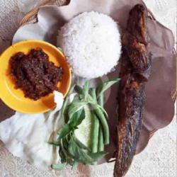 Nasi Lele Kremes