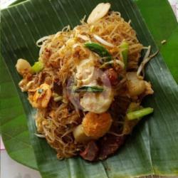 Bihun Goreng Isi (telur Bebek)