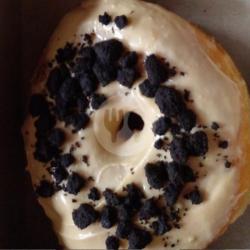 Donat Kentang Glaze Vanila Toping Oreo