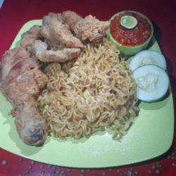 Indomie Jumbo Ayam Geprek   Kulit Crispy