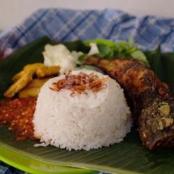 Nasi Uduk Lele Goreng