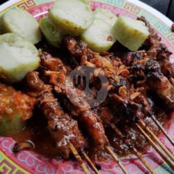 Paket Hemat Salon Kambing (sate Kambing Lontong)