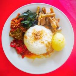 Nasi Gulai Telor Bulet