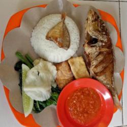 Nasi Tempong Ikan Kecil