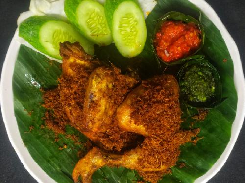 Ayam Goreng Lengkuas Dapur Rama, Gunung Salak Raya