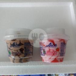 Sundae Coklat / Strawberry / Cup