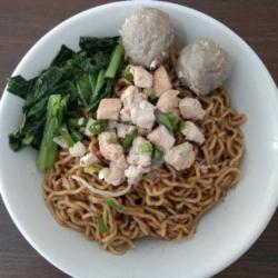 Mie Ayam Lada Hitam Bakso Rebus