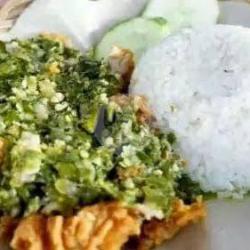 Ayam Geprek Sambel Ijo