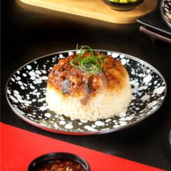 Nasi Tim Ayam Jamur& Tahu Saus Pedas