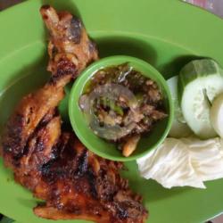 Nasi   Ayam Bumbu Rujak Paha / Dada