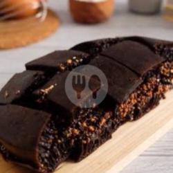 Martabak Manis Black Forest Coklat Kacang Susu
