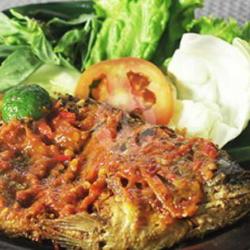 Paket Lengkap Ikan Mujaer Penyet