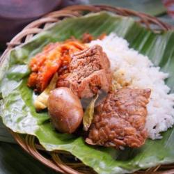 Nasi Gudeg Tempe Tahu Telor Pindang