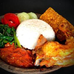 Paket Lalapan Ayam Tempe Goreng Nasi