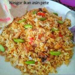 Nasi Goreng Ikan Asin   Pete   Telor Orek