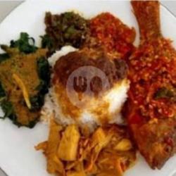 Nasi Mujaer Goreng Sambel Balado   Tahu Susu