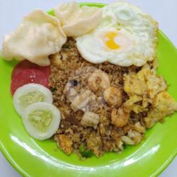 Nasi Goreng Seafood Telur Ayam Telur Ayam Ceplok (halal)