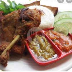 Bebek Bakar Madu Besar