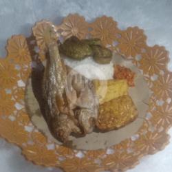 Nasi Penyetan Ikan Asin