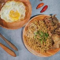 Paket Indomie Kulit Crispy   Telur Ceplok