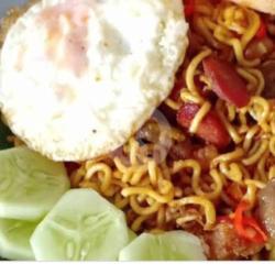 Indomie Goreng Telur Ceplok Sosis