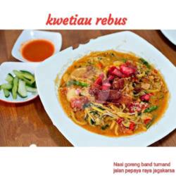 Kwetiau Rebus Ayam Bakso