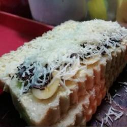 Roti Bakar Pisang Coklat Chruncy Keju