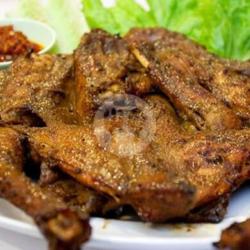 Bakakak Satu Ekor Ayam Bakar