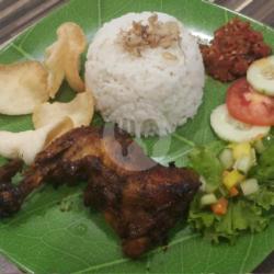 Ayam Bakar Maknyus   Nasi