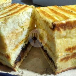 Roti Bakar Durian   Choco Crunchy