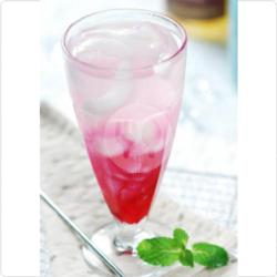 Es Kelapa Muda Sirup Merah