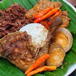 Nasi Gudeg Kumplit   Ayam Kampung Suwir