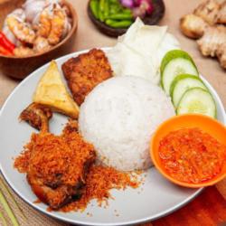 Ayam Serundeng Sambal Ijo Nasi Putih Lengkap