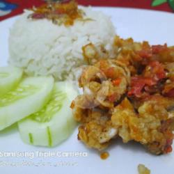 Paket Nasi Cumi Goreng Crispy Sambal Gledek   Air Mineral