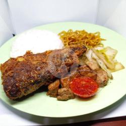 Nasi Campur Bandeng Presto