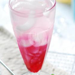 Es Kelapa Muda Sirup Merah