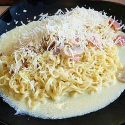 Indomie Beef Carbonara Keju