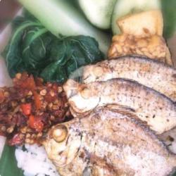 Nasi Tempong Jumbo Ikan Asin Sambel Terasi Ndower