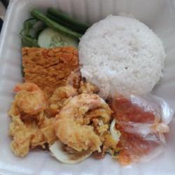 Nasi Lalapan Udang Crispy