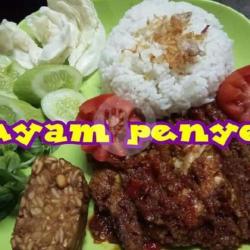 Nasi Tutug Oncom Ayam Penyet