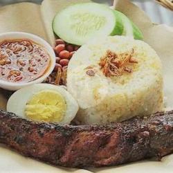 Nasi Lemak Malaysia Lele Bakar