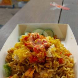 Mie Goreng Telur Geprek   Coffe Moccacino