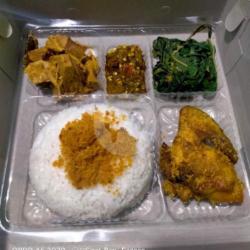 Paket Nasi Padang Ayam Serundeng