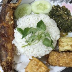 Nasi   Ikan Lele Cabe Rawit Hijau