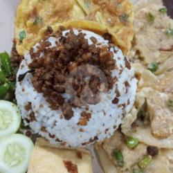Nasi To Telor Komplit
