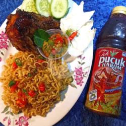 Paket Ayam Bakar Indomie Goreng Extra Teh Pucuk