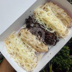 Banana Krispy Keju Coklat Tiramisu